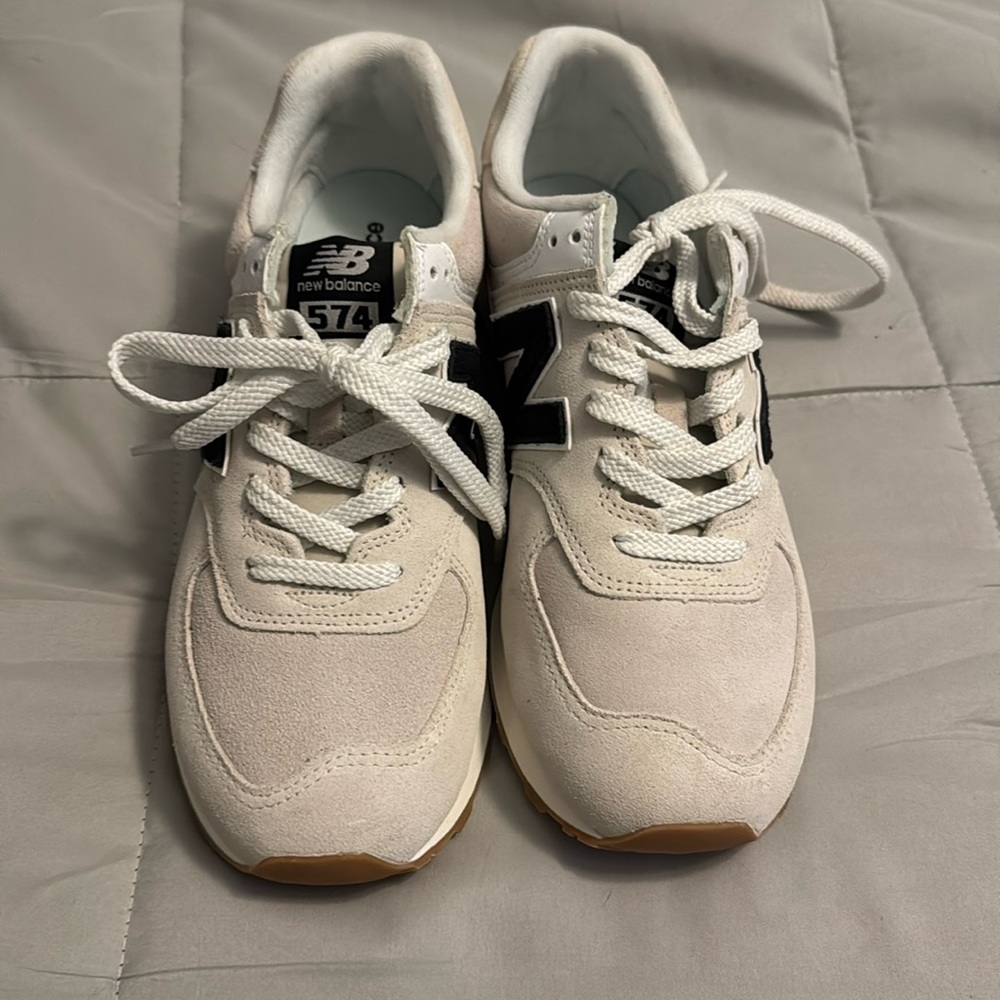New balance 574 never worn only tried on.